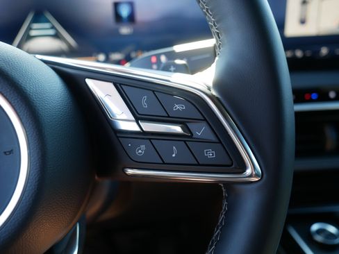 Used 2025 Buick Enclave Preferred image 29