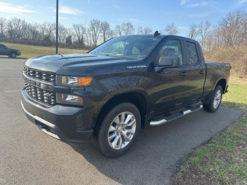 Used 2022 Chevrolet Silverado 1500 Custom AWD/4WD image 2