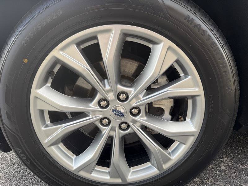 Used 2020 Ford Explorer XLT w/ Equipment Group 202A RWD image 32