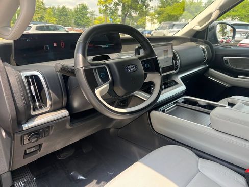 Used 2025 Ford Expedition Max Platinum AWD/4WD image 24