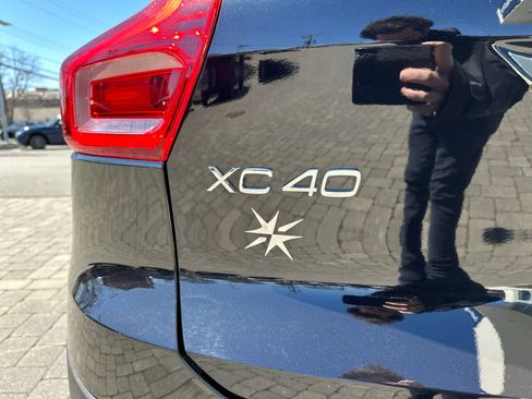 Used 2023 Volvo XC40 B5 Plus w/ Driver Assist Package image 25