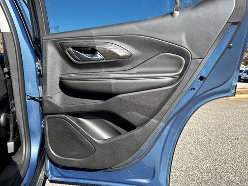 Used 2024 GMC Terrain SLE image 16