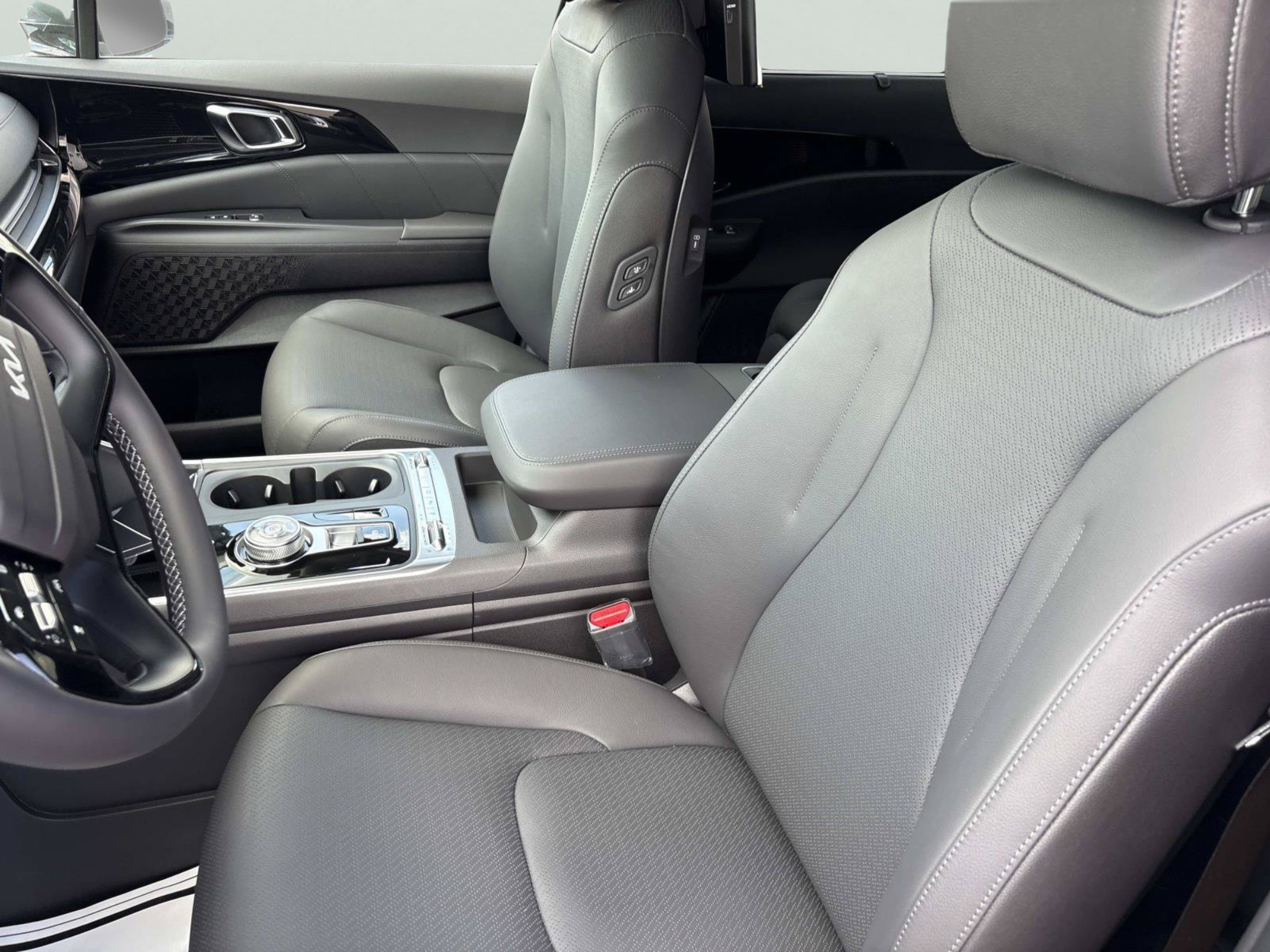 New 2027 Kia Carnival SX Prestige FWD image 19