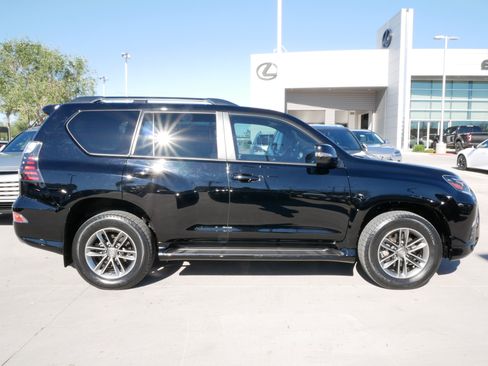 Certified 2023 Lexus GX 460 image 12