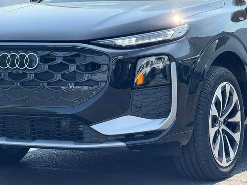 New 2026 Audi Q3 quattro 2.0T AWD/4WD image 2