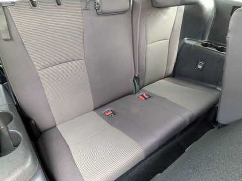 Used 2025 Toyota Highlander LE FWD image 8