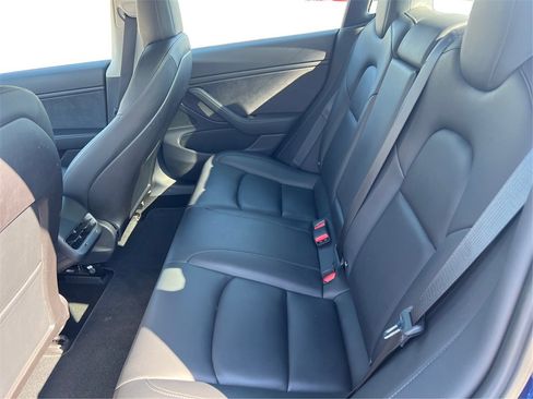 Used 2018 Tesla Model 3 Long Range image 11