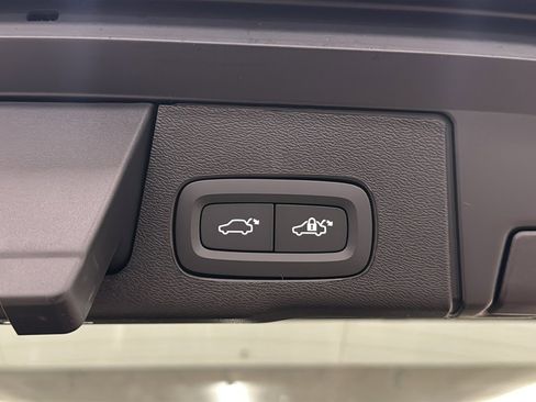 New 2026 Volvo XC60 T8 Ultra w/ Protection Package Premier AWD/4WD image 30