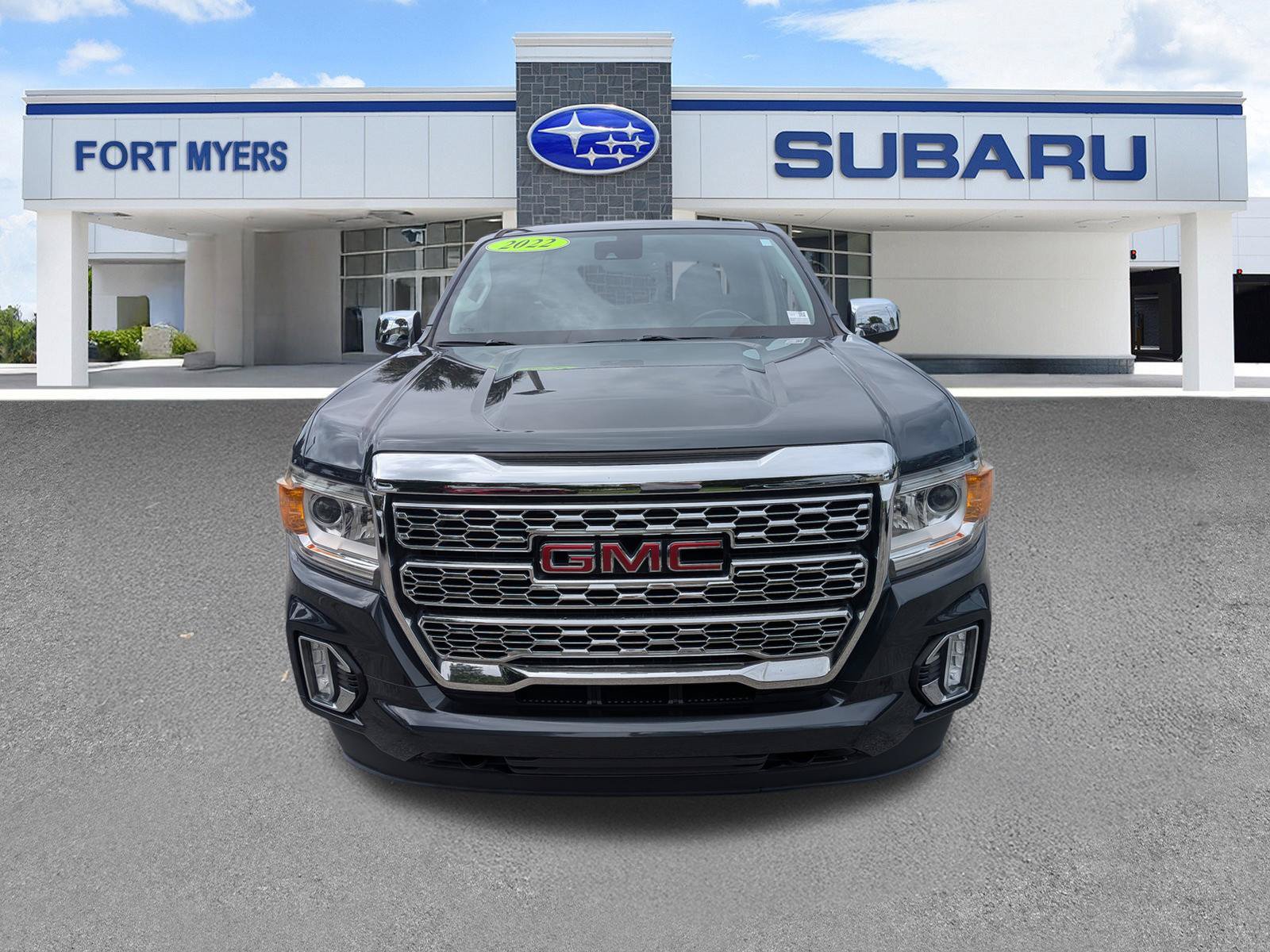 Used 2022 GMC Canyon Denali RWD image 9