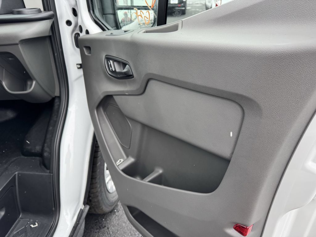New 2026 Ford Transit 250 148 Medium Roof RWD image 9