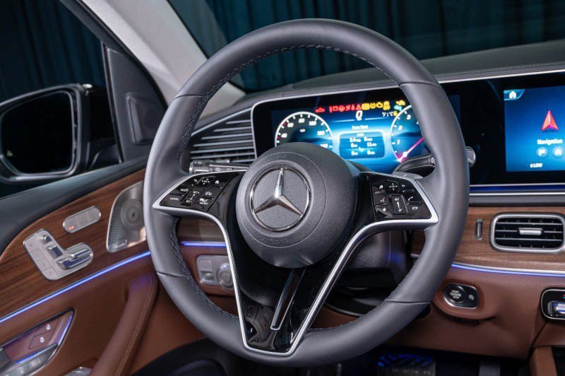 Certified 2026 Mercedes-Benz GLS 450 4MATIC image 18