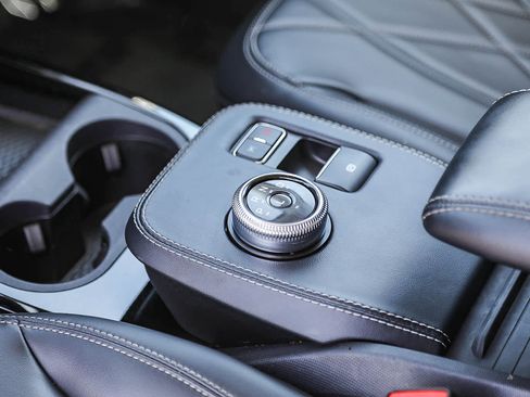 Used 2022 Ford Mustang Mach-E Select RWD image 18