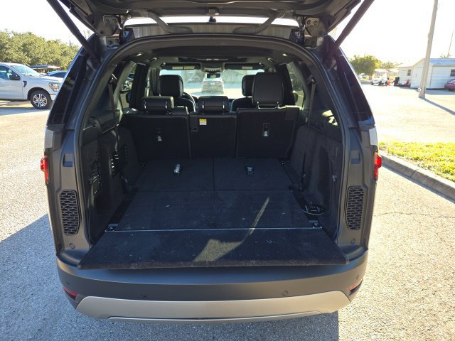 Used 2025 Land Rover Discovery S AWD/4WD image 9