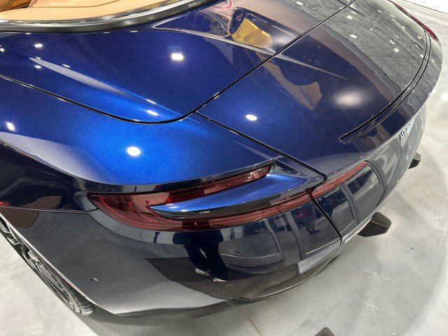 Used 2019 Aston Martin DB11 Volante RWD image 36