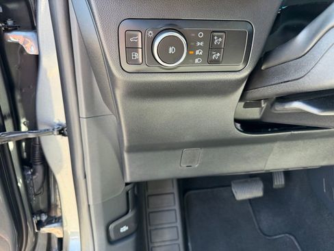 Used 2025 Ford Escape ST-Line Select AWD/4WD image 17