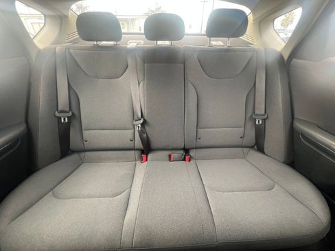 Used 2025 Kia K4 LXS image 38