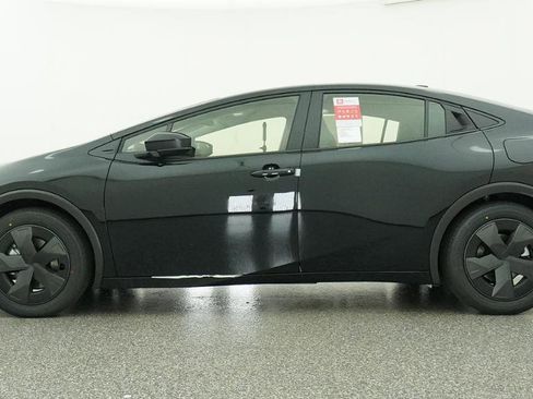 New 2026 Toyota Prius Plug-In Hybrid FWD image 3