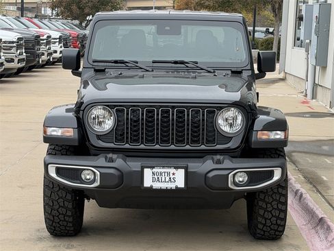 New 2025 Jeep Gladiator Sport image 3