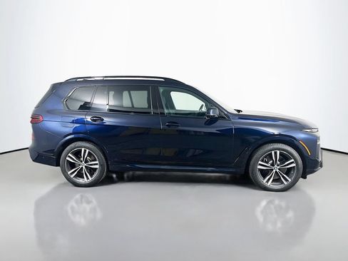 Used 2023 BMW X7 xDrive40i w/ M Sport Package AWD/4WD image 4