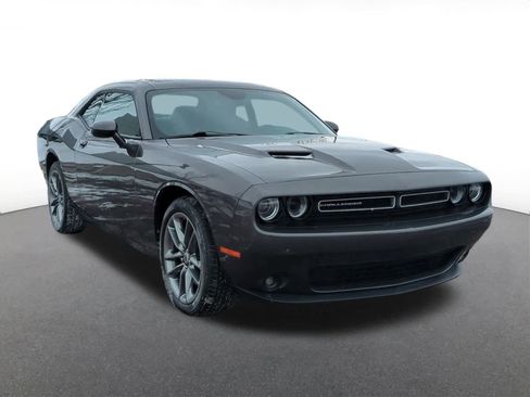 Used 2021 Dodge Challenger SXT w/ Plus Package image 8