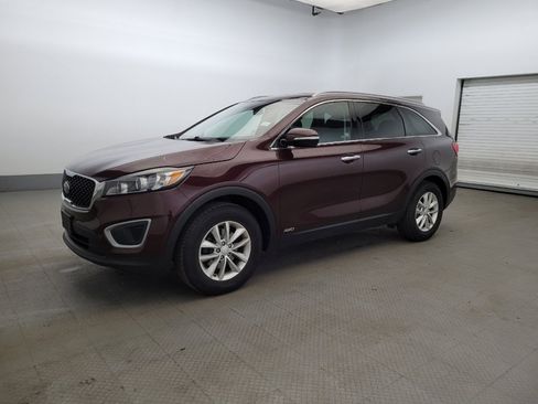 Used 2017 Kia Sorento AWD w/ LX Convenience Package image 2