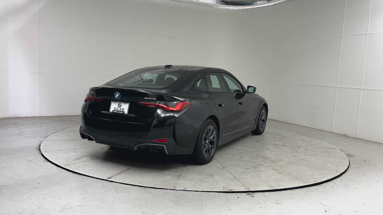 Used 2023 BMW i4 eDrive35 w/ Premium Package RWD image 2