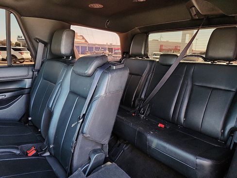 Used 2018 Ford Expedition XLT w/ Equipment Group 202A image 5