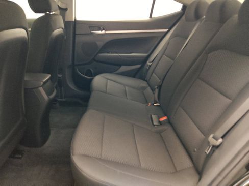 Used 2019 Hyundai Elantra SE w/ Cargo Package FWD image 18