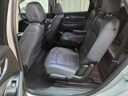 Used 2019 Buick Enclave Essence AWD/4WD image 16