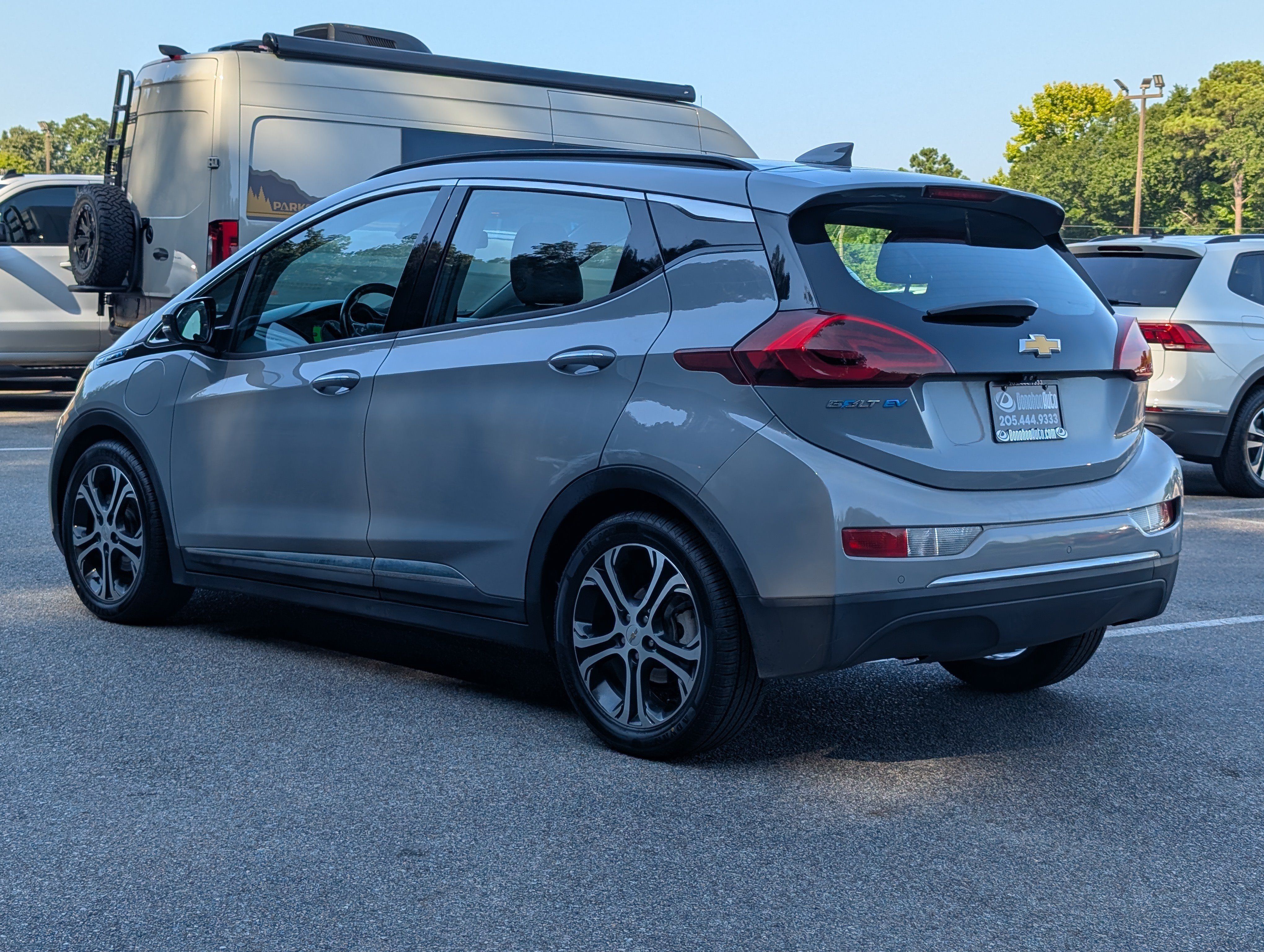 Used 2019 Chevrolet Bolt Premier w/ Infotainment Package FWD image 7