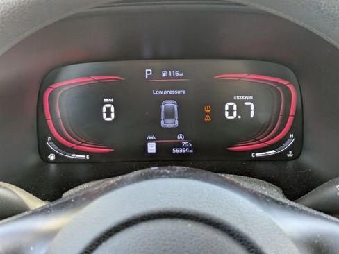 Used 2024 Kia Soul LX w/ Option Group 015 FWD image 27