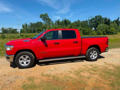 Used 2024 RAM 1500 Big Horn AWD/4WD image 2