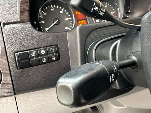 Used 2016 Mercedes-Benz Sprinter 2500 image 29
