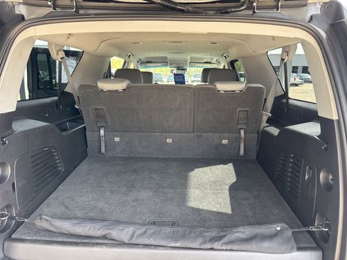Used 2019 Chevrolet Suburban LT AWD/4WD image 38