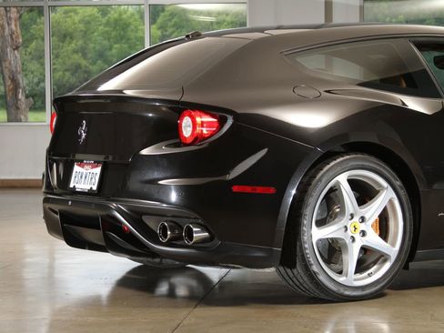 Used 2016 Ferrari FF image 38