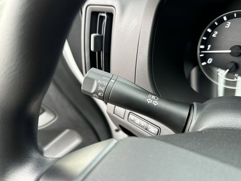 Certified 2025 Nissan Frontier S AWD/4WD image 17