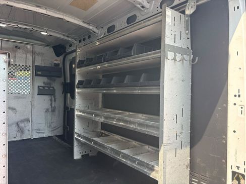 Used 2019 Ford Transit 250 148 Medium Roof RWD image 27