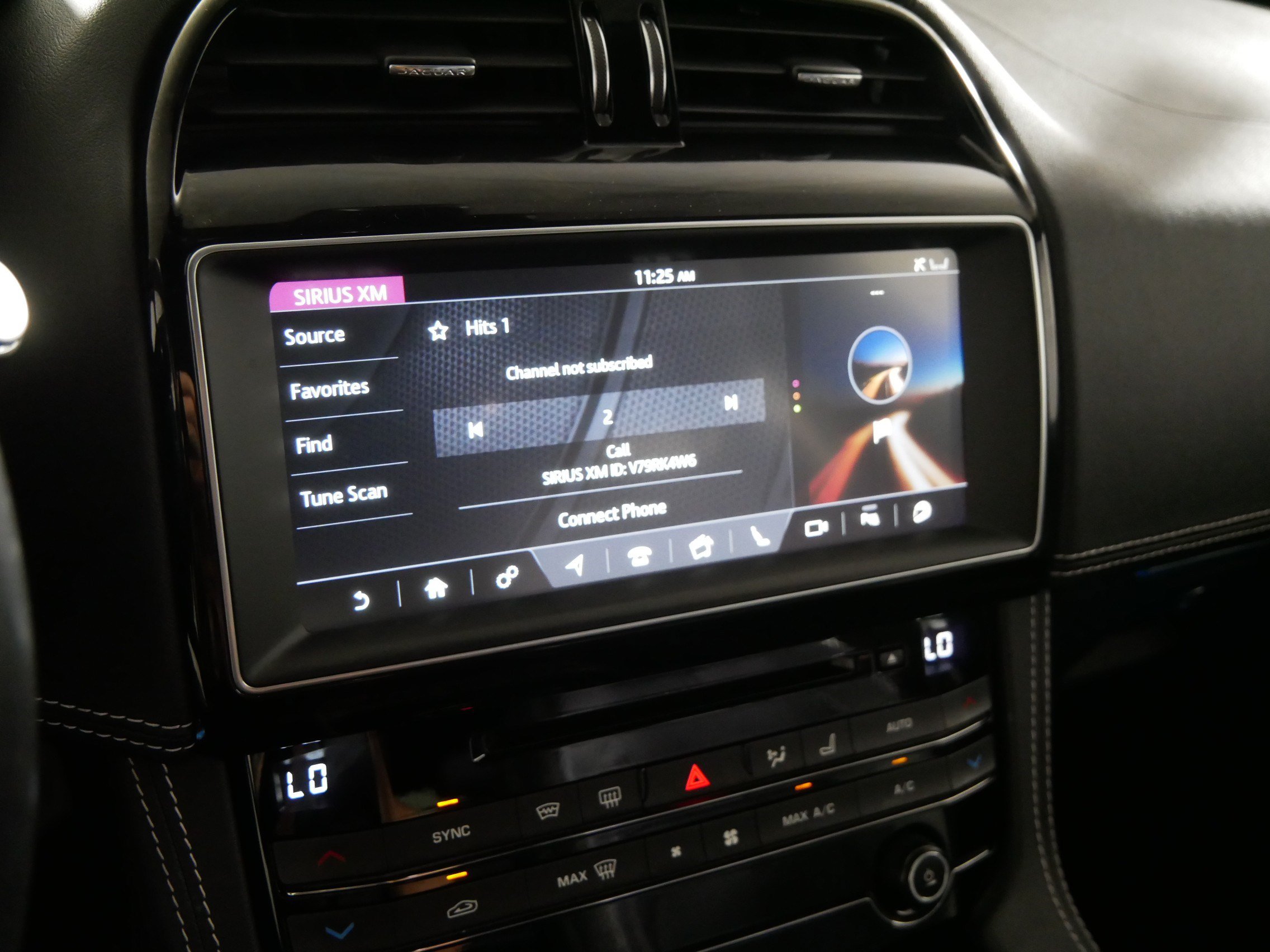 Used 2019 Jaguar F-PACE S AWD/4WD image 22