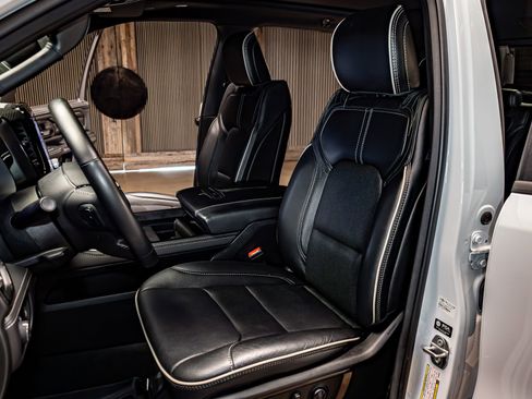 Used 2023 RAM 1500 Limited image 24