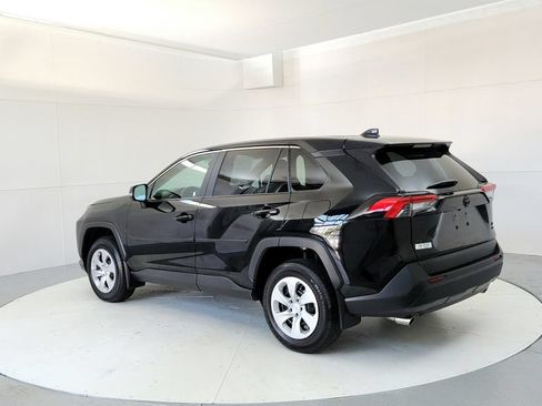 Used 2025 Toyota RAV4 LE AWD/4WD image 4