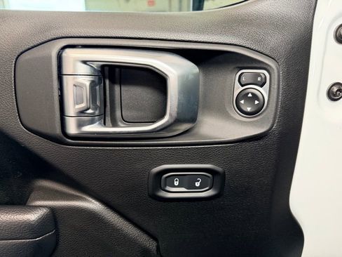 Used 2023 Jeep Wrangler Unlimited Sport w/ Xtreme 35 Tire Package AWD/4WD image 4