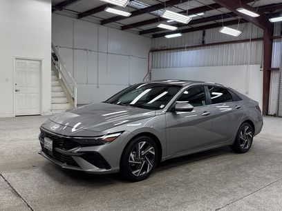 Used 2025 Hyundai Elantra Limited