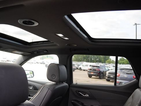 Used 2023 Chevrolet Traverse High Country AWD/4WD image 5