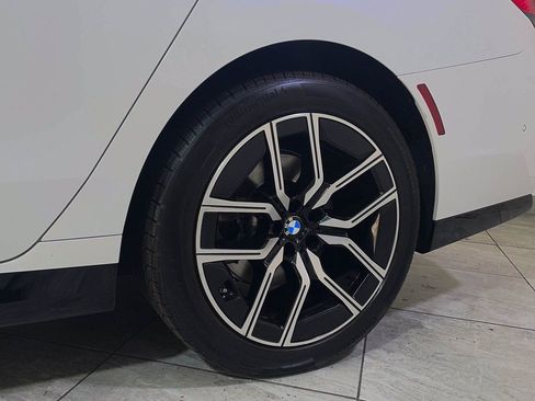 Used 2025 BMW 740i xDrive 740i xDrive image 9