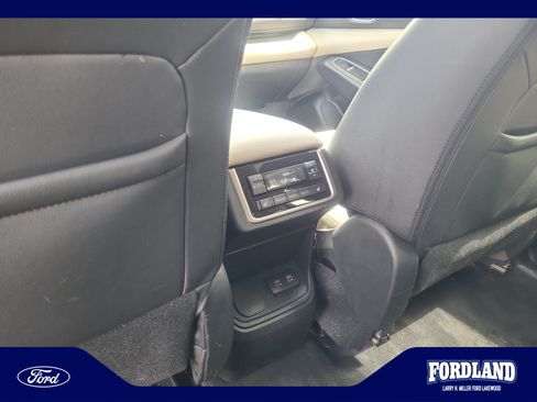 Used 2022 Subaru Ascent Limited w/ Popular Package #2A AWD/4WD image 31