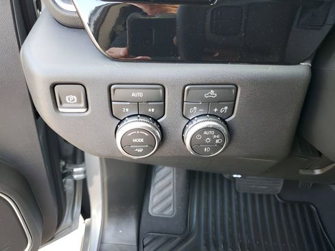 New 2026 GMC Sierra 1500 Elevation image 31