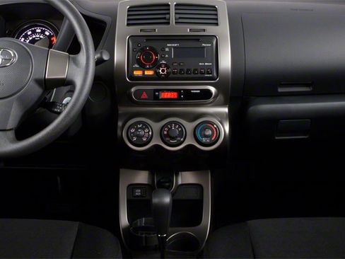 Used 2010 Scion xD FWD image 13