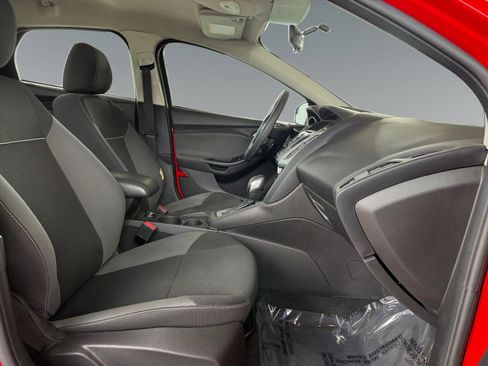 Used 2013 Ford Focus SE FWD image 21