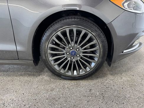 Used 2017 Ford Fusion SE AWD/4WD image 25