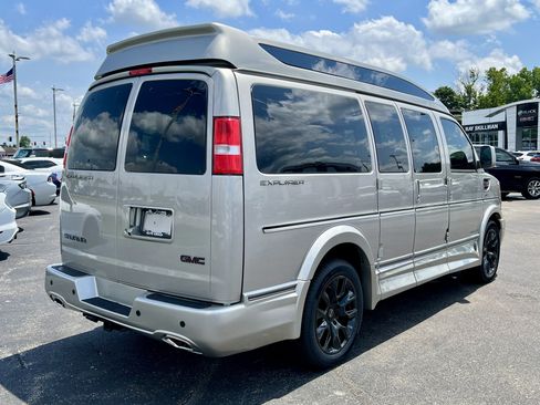 New 2025 GMC Savana 2500 w/ Driver Convenience Package image 9